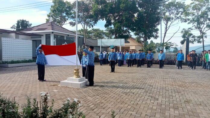 Camat Samarang Ingatkan Kemerdekaan ini Tidak Ujug-ujug Didapat, Melainkan Diraih dengan Pengorbanan