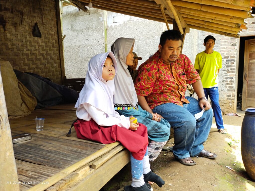 Ketua DPC PDI Perjuangan Garut, Kunjungi Rumah ART yang Mendapat Penganiayaan dari Majikannya di Bandung Barat