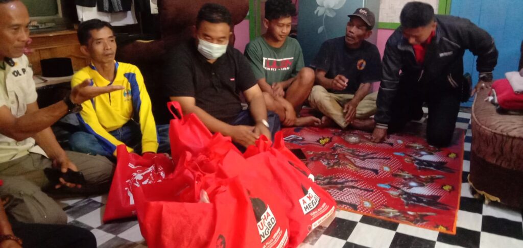 Yudha Puja Turnawan, Anggota DPRD Garut Kunjungi Korban Kebakaran di Malangbong