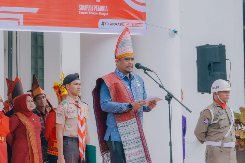 Walikota Medan Jadi Inspektur Upacara Hari Sumpah Pemuda Sambil Pakai Pakaian Adat, Begini Pesannya
