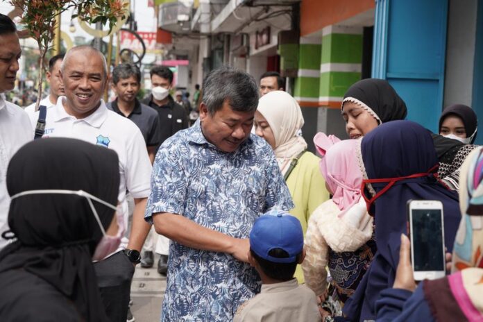 Bupati Garut Cek Pusat Perbelanjaan Pengkolan dan Pasar Mandalagiri, Hadapi Resesi Siapkan Lumbung Rakyat