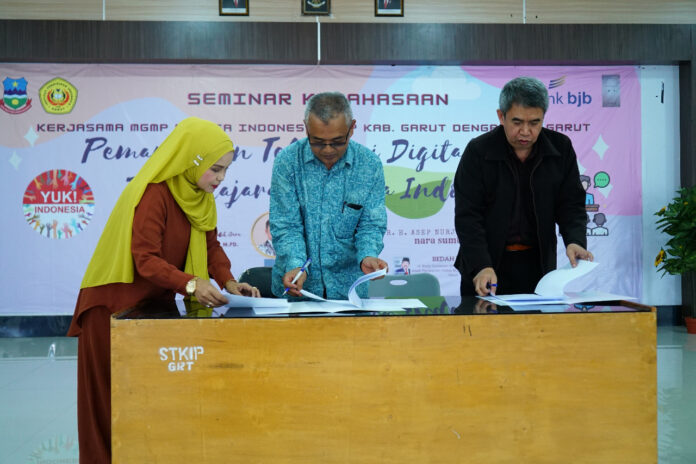 MGMP Bahasa Indonesia Kabupaten Garut bekerja sama dengan Insitut Pendidikan Indonesia (IPI) Garut menggelar Seminar Kebangsaan dengan tema “Pemanfaatan Teknologi Digital dalam Pembelajaran Bahasa Indonesia