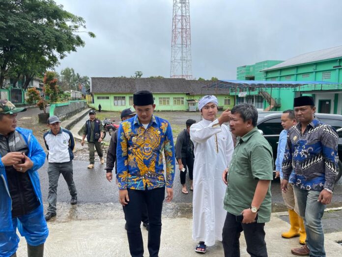 Bupati Garut Rudy Gunawan mengaku takjub dengan ponpes Nurul Ulum yang mampu melahirkan hafidz Quran