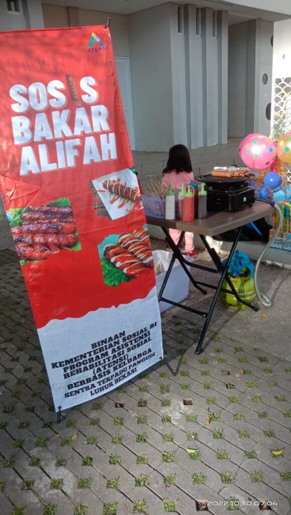 Alifah, Bocah Asal Garut yang Viral Dapat Bantuan Atensi Kemensos