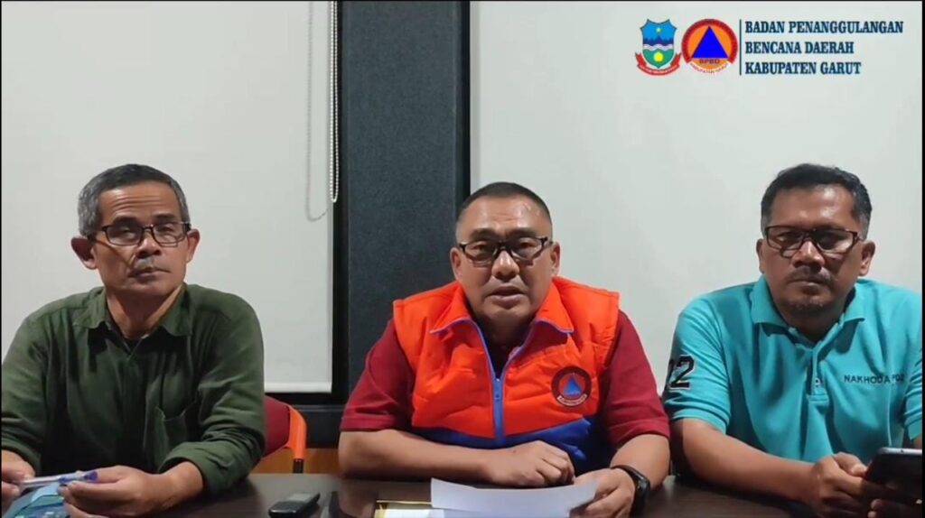 Satria Budi Kalak BPBD Garut menyampaikan kondisi Kabupaten Garut pasca gempa