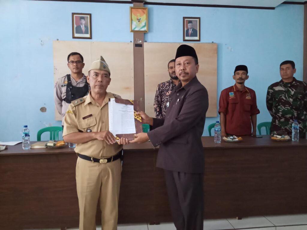 Camat Tarogong Kidul lantik kades pjs