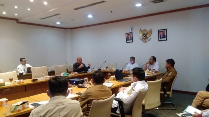 nggota DPRD provinsi Sumatera Utara (Sumut), Yahdi Khoir Harahap (fraksi PAN) menyuarakan keprihatinan atas kondisi Jalan Lintas Sumatera