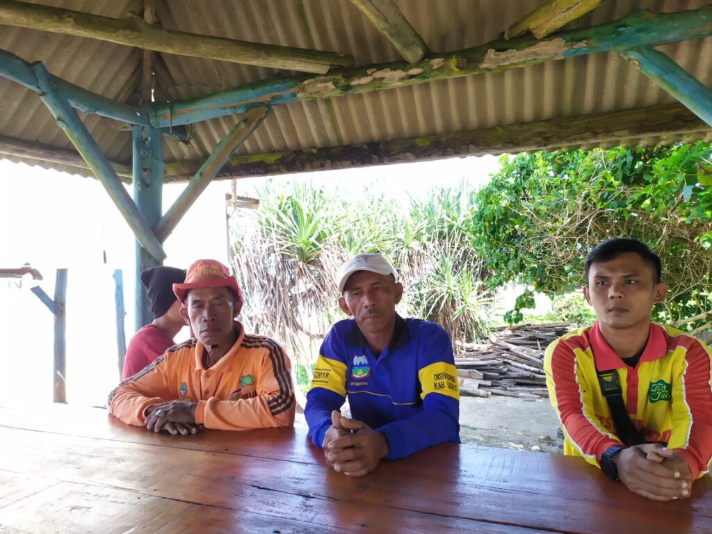 Petugas Balawisata pantai Santolo, Kecamatan Cikelet, Kabupaten Garut berikan klarifikasi soal berita hoaks seputar gempa