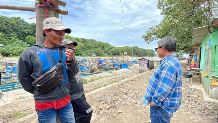 Rudy Gunawan Bupati Garut meninjau sejumlah pantai di Garut Selatan