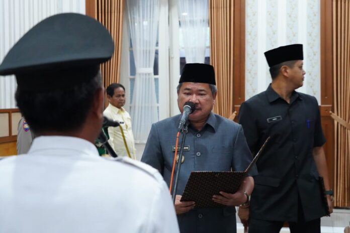Bupati Garut Lantik Kades PAW untuk Desa Cigadog