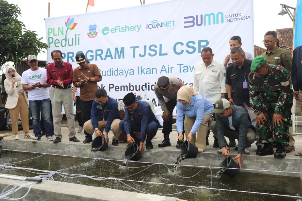 Wakil Bupati Garut, dr. Helmi Budiman, meresmikan Kampung Super Ecosystem eFishery (KASeF) di Desa Jati, Kecamatan Tarogong Kaler,