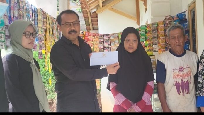 Rohimah Mantan ART, Terima Bantuan Uang Tunai dari Pemkab Garut sebesar 2 juta rupiah