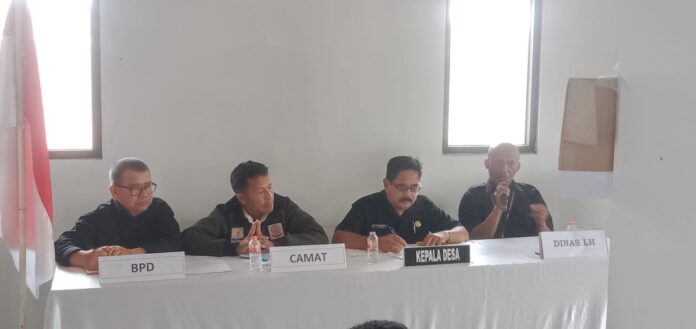 Kades Cimanganten musyawarah dengan warga membahas masalah sampah