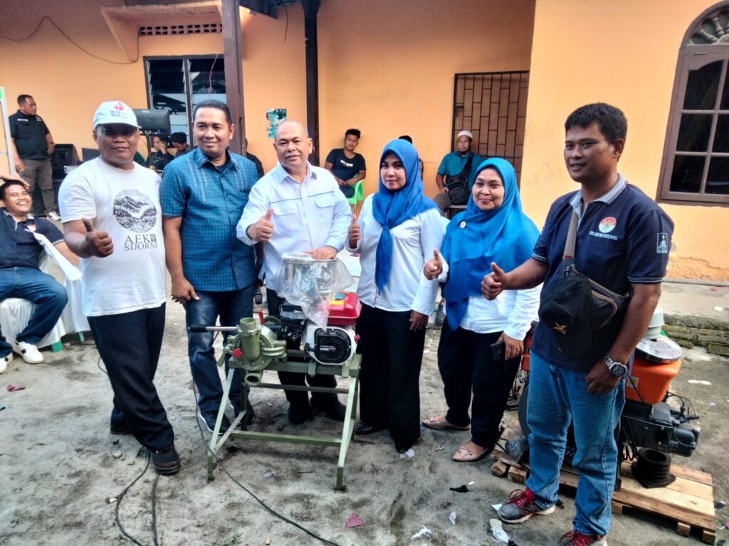Anggota DPRD Sumut Yahdi Khoir Serahkan Bantuan Sarana dan Prasaran Usulan Pokir
