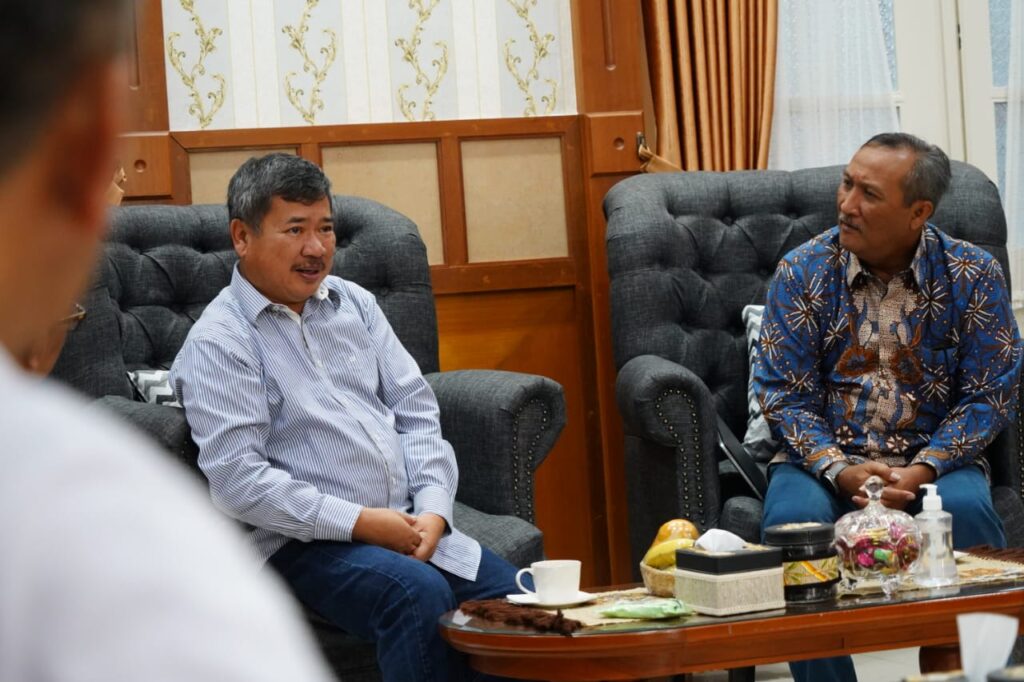 Bupati Garut Rudy Gunawan menerima kunjungan kerja Direktur PTPN VIII Cisaruni