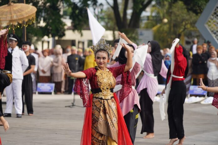 Peringatan Hari Jadi Garut ke-210 berlangsung meriah di alun-alun Garut
