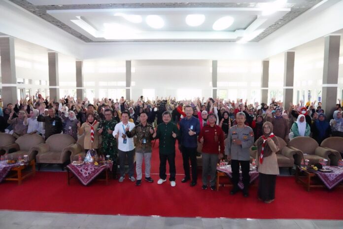 Nasabah PNM mendapatkan pelatihan di pendopo Garut