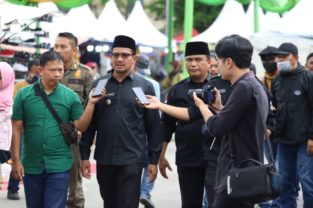 Wakil Bupati Garut membuka Expo UMKM dalam rangka memperingati harlah 1 abad NU