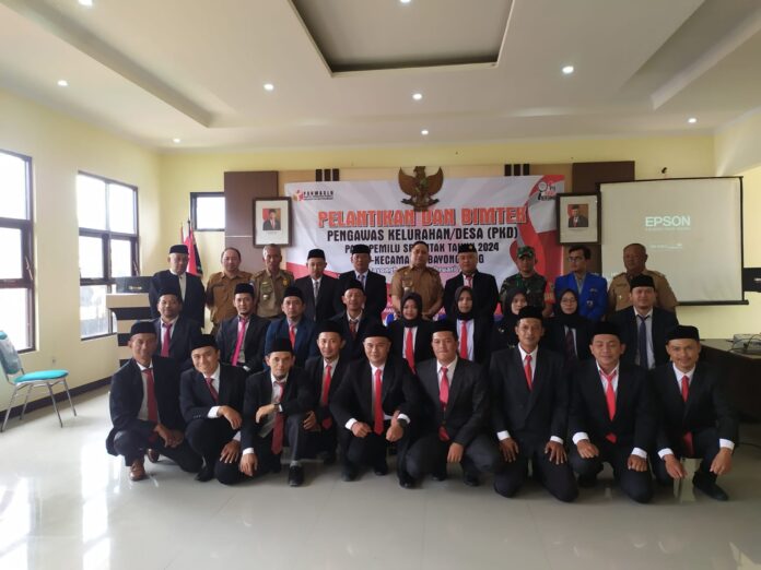 Panwas desa di Kecamatan Bayongbong dilantik oleh komisioner Panwascam