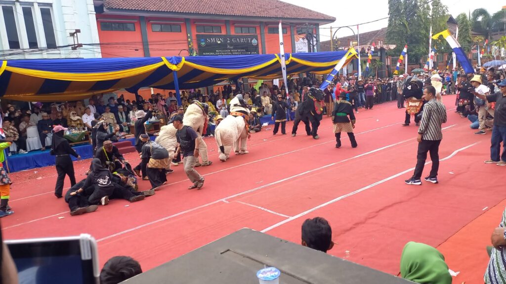 DKG ikut memeriahkan HJG ke-210 dengan sejumlah kesenian
