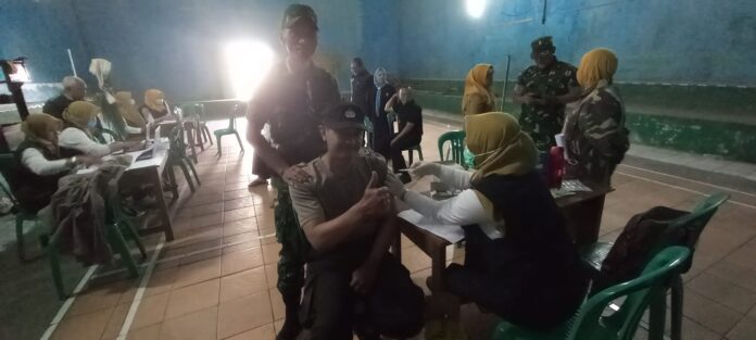 Puskesmas Sukahurip Kecamatan Cigedug, Kabupaten Garut membuka gebyar vaksinasi covid-19 gratis bagi warga Cigedug