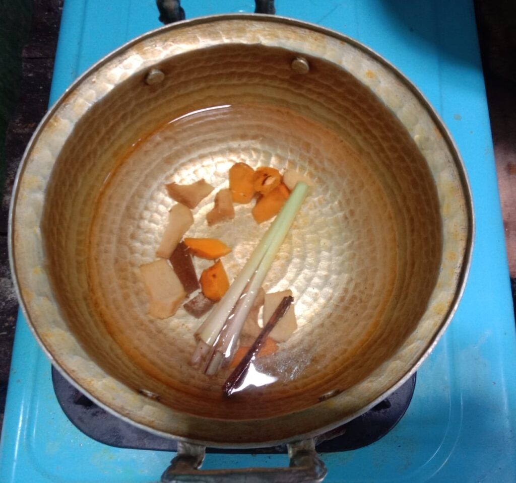 Rebusan Jahe, kunyit, kayu manis dan serai efektif obati asam lambung