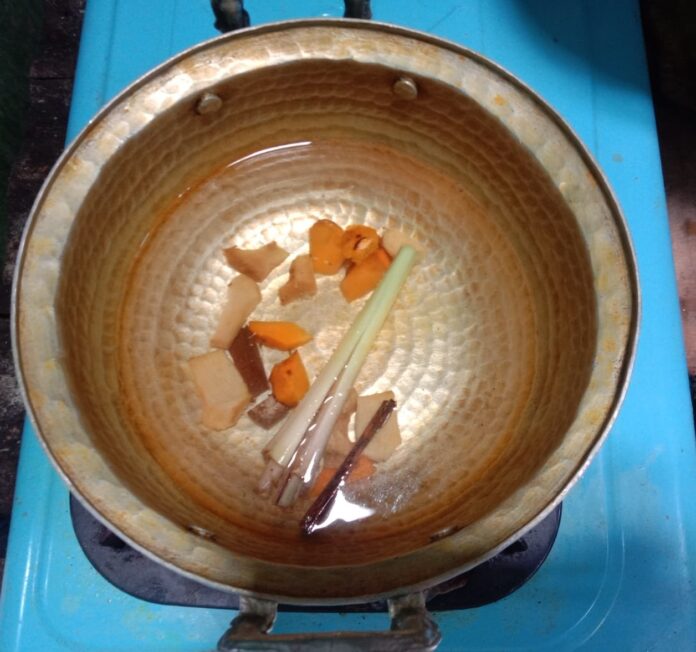 Rebusan Jahe, kunyit, kayu manis dan serai efektif obati asam lambung