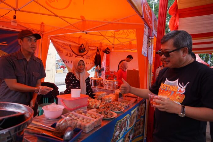 Kabupaten Garut dapat penghargaan dari MURI untuk sajian baso aci terbanyak