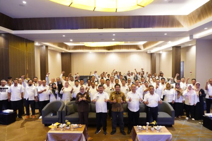 Bupati Garut Rudy Gunawan, membuka workshop
