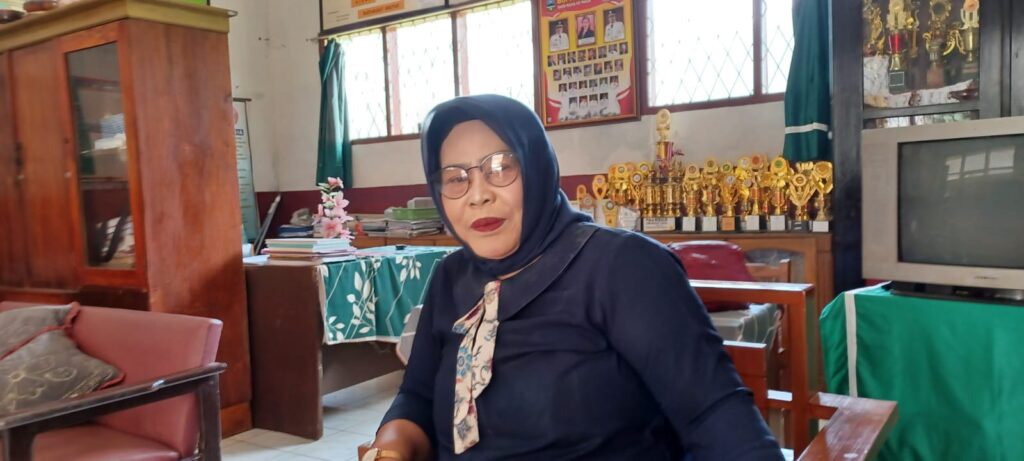 Kepala Sekolah SDN 3 Citeras Ai Solhahwati