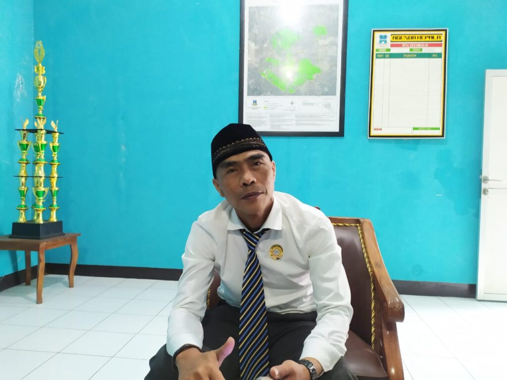 Ustadz Buddy Oconk Ketua LPMD Mekargalih