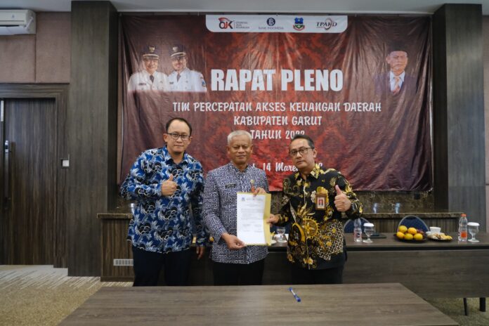 Nurdin Yana, Sekda Garut Pimpin Rapat Pleno TPAKD