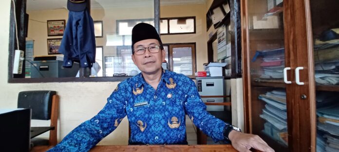 Muhrom Suhandi, Camat Kersamanah