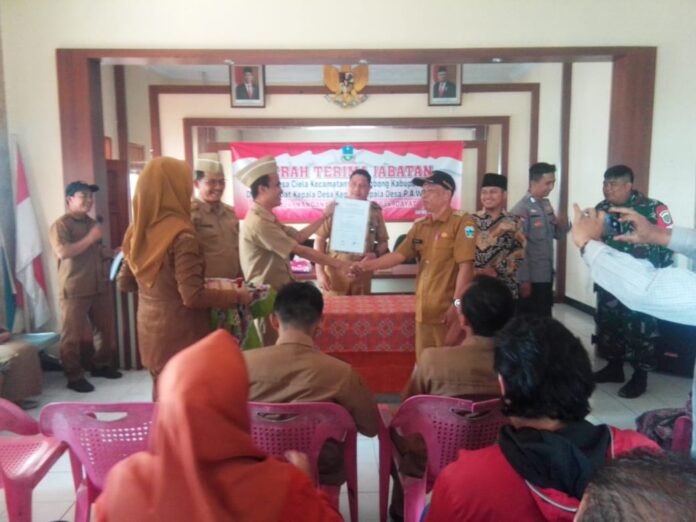 Kades PAW terima penyerahan jabatan dari pjs