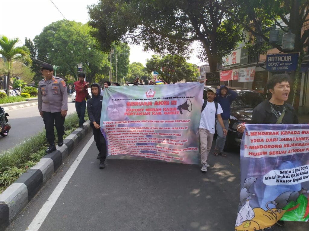 Aliansi Pelajar dan Mahasiswa demo ke Dinas Pertanian Kabupaten Garut