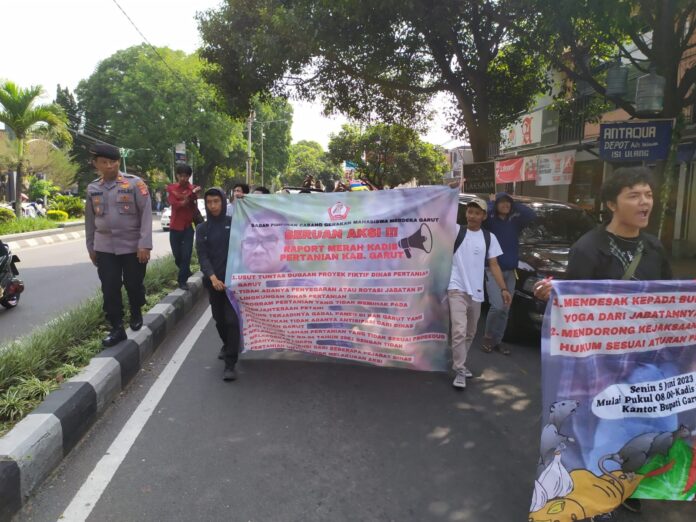 Aliansi Pelajar dan Mahasiswa demo ke Dinas Pertanian Kabupaten Garut