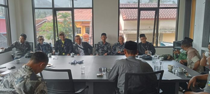 Kades di Kecamatan Malangbong melakukan pemilihan Ketua DPK Apdesi Malangbong