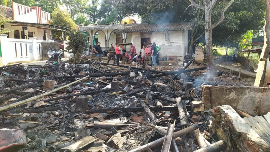 Rumah Gun gun ludes rata dengan tanah