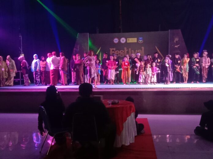 Fashion Show menjadi bagian dari Festival Kabuyutan yang digelar DKKG di gedung Art Center