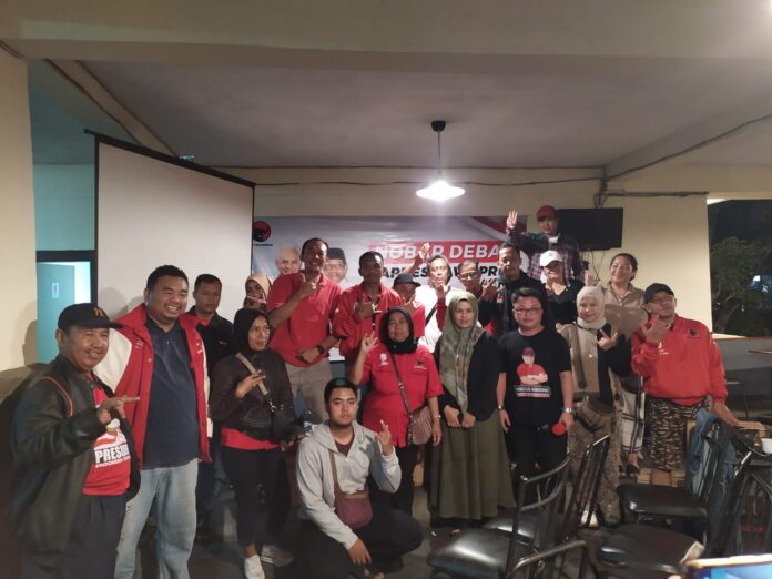DPC PDI Perjuangan Kabupaten Garut mengadakan nonton bareng debat cawapres