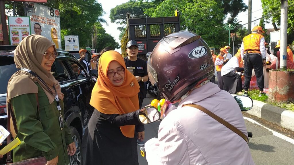 Partai Keadilan Sejahtera (PKS) Kabupaten Garut menggelar kampanye bertemakan Jeruk dalam kegiatan bertajuk “Aksi Seger Bener