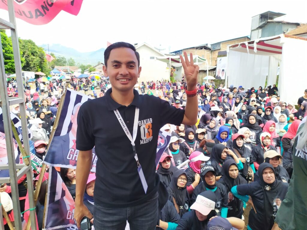Dida Komara Calon Anggota DPRD Kabupaten Garut dapil V, menggelar Gerak Jalan dan Senam Pagi Sehat dan Tebus Sembako murah.