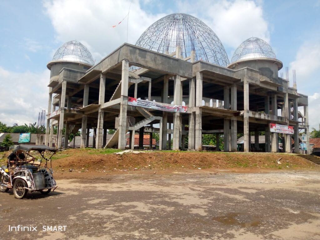 Masjid besar Al Qausain