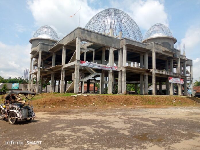 Masjid besar Al Qausain