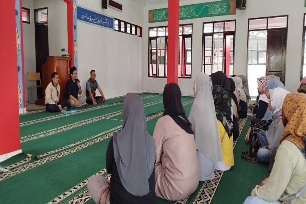 SMKN 9 Garut mengundang orang tua siswa untuk menyosialisasikan pencairan bantuan PIP diambil langsung oleh orang tua dan siswa.