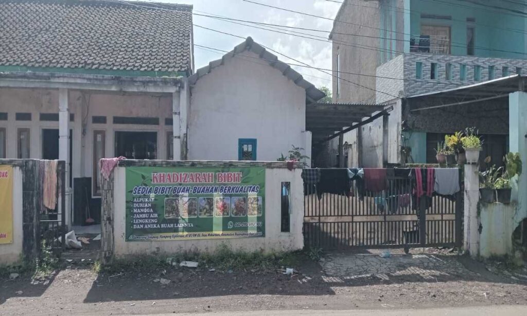 Kios Khadizarah Bibit