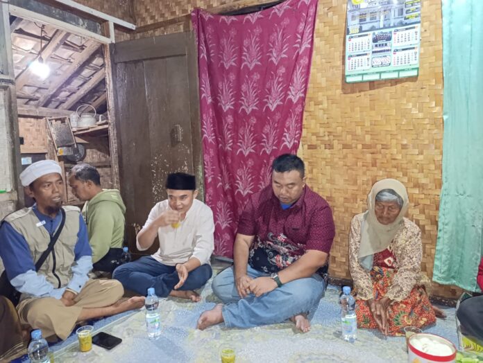 Yudha Puja Turnawan bukber di rumah emak Onah