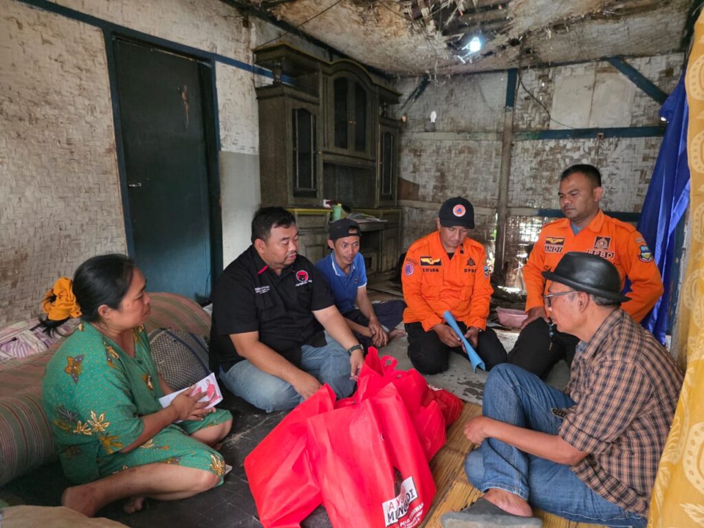 Yudha Puja Turnawan mengunjungi rumah Rohayati
