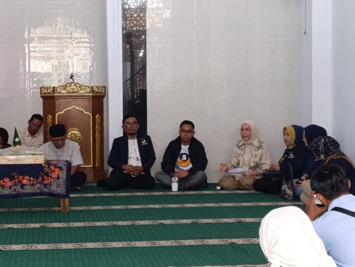 Anggota DPR RI Lola Nelria Oktavia meresmikan masjid al-hikmah